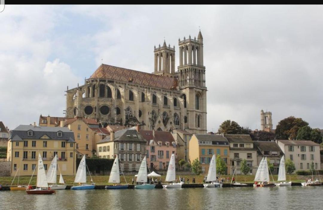 Verdun Mantes-la-Jolie Exterior foto